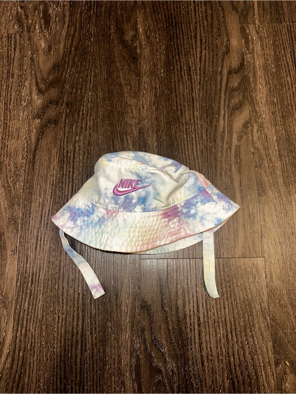 Nike Kids Tie-Dye Bucket Hat in Pastel Pink & Blue